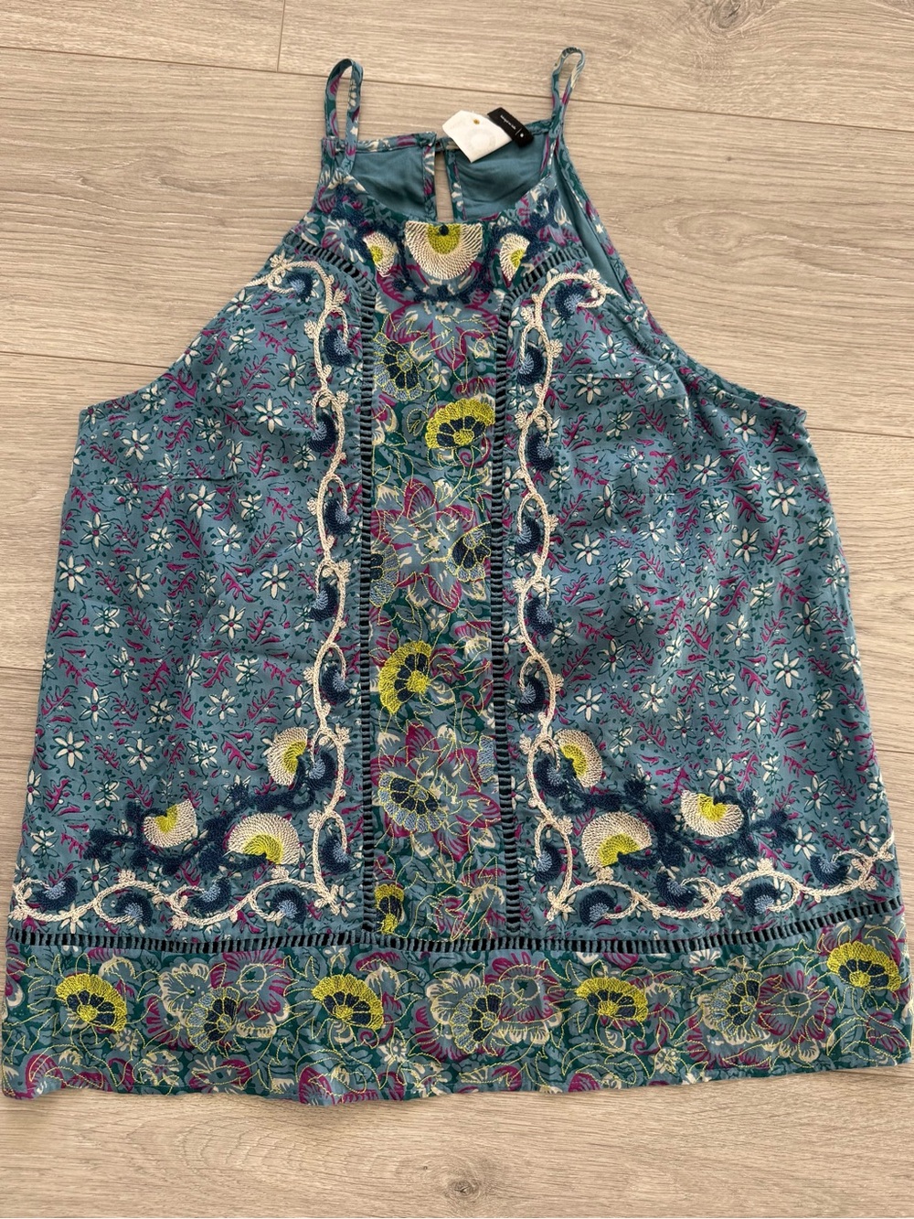 Anthropologie Akemi + Kin Embroidered Floral Tank Top – Size 6